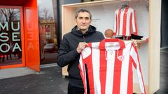 El Athletic expone camisetas históricas en lugares emblemáticos de  Bilbao