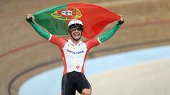 El ciclista portugués Iuri Leitão celebra su victoria en la general del Omnium de los Mundiales de Ciclismo de Glasgow.