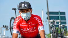 Nairo Quintana, ciclista del Ark&eacute;a, habl&oacute; sobre el positivo de su padre por coronavirus y se&ntilde;al&oacute; que est&aacute; estable. Su test dio negativo y viajar&aacute; a Europa