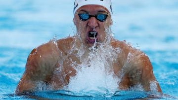 El nadador lituano Andrius Sidlauskas compite durante una prueba en los Europeos de Natación de Roma.