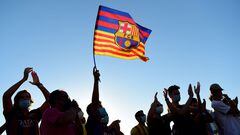 Los aficionados del FC Barcelona se manifestaron en las puertas del club.