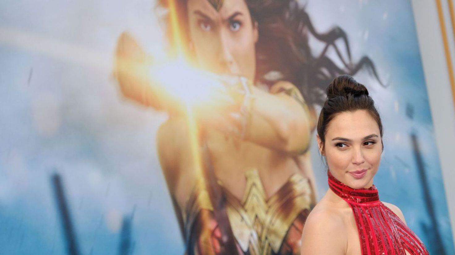 Wonder Woman 1984's Lynda Carter Cameo, Explained