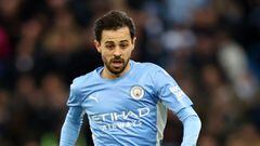 MANCHESTER, ENGLAND - DECEMBER 11: Bernardo Silva of Manchester City in action during the Premier League match between Manchester City and Wolverhampton Wanderers at Etihad Stadium on December 11, 2021 in Manchester, England. (Photo by Naomi Baker/Getty I