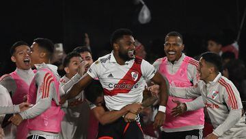 River Plate's Colombian forward Miguel Borja (C) celebrates with his teammates after scoring a goal during the Argentine Professional Football League Tournament 2023 match against Boca Juniors at El Monumental stadium in Buenos Aires on May 7, 2023. (Photo by Luis ROBAYO / AFP)