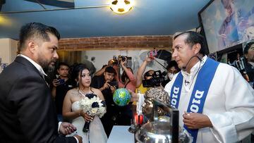 Iglesia Maradoniana celebra su primera boda en México