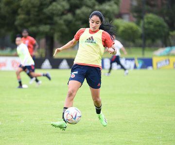 El equipo de Carlos Paniagua entrena en Bogotá pensando en el Mundial Femenino Sub 20, que se disputará en Costa Rica a partir del 10 de agosto. Este martes saldrá la convocatoria para la Copa.
