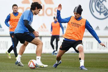 Vallejo y Ceballos, durante el último entrenamiento del Real Madrid.