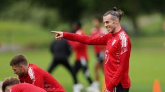 Gareth Bale entrenando con Gales