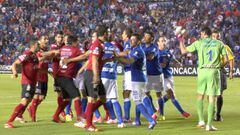 La “bronca” entre “Chuy” Corona y Xolos en la Concachampions 2013-2014