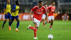 Benfica's Argentine forward Angel Di Maria controls the ball during the Algarve Cup football match between Al Nassr and SL Benfica at Algarve stadium in Loule on July 20, 2023. (Photo by Patricia DE MELO MOREIRA / AFP)