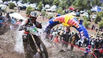 Competitor performs during Red Bull Los Andes, at Nido de Condores, Chile on October 1st 2017 // Alfred J&Atilde;&frac14;rgen Westermeyer/Red Bull Content Pool // SI201710020114 // Usage for editorial use only // 