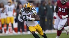 Green Bay Packers running back Aaron Jones&#039; father passed away last spring. Since then Jones has played with his fathers ashes on him during games.