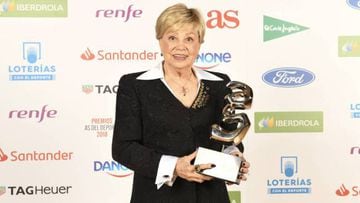 Larisa Latynina with her AS Legend award