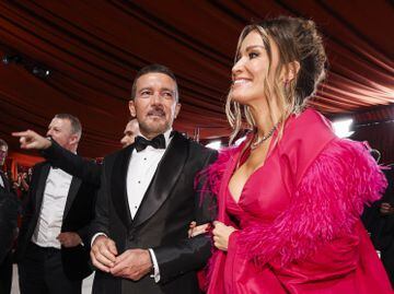 Antonio Banderas y su mujer, Nicole Banderas, ambos vestidos de Pedro del Hierro.