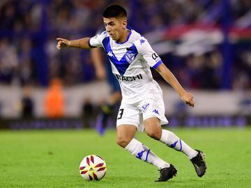 El juvenil sudamericano juega para el Vélez Sarsfield de su país.