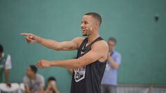 GUANGZHOU, CHINA - SEPTEMBER 03:  Stephen Curry of the Golden State Warriors meets fans at South China Agricultural University on September 3, 2016 in Guangzhou, China.  (Photo by VCG/VCG via Getty Images)