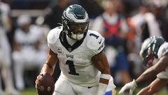 INGLEWOOD, CALIFORNIA - OCTOBER 08: Jalen Hurts #1 of the Philadelphia Eagles scrambles in the second quarter against the Los Angeles Rams at SoFi Stadium on October 08, 2023 in Inglewood, California.   Harry How/Getty Images/AFP (Photo by Harry How / GETTY IMAGES NORTH AMERICA / Getty Images via AFP)