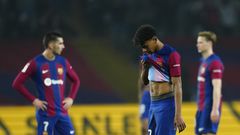 El delantero del FC Barcelona Lamine Yamal al finalizar el partido de la jornada 22 de LaLiga EA Sports entre el FC Barcelona y el Villarreal CF, este sábado en el estadio Olímpico de Montjuic, en Barcelona.