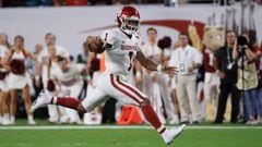MIAMI, FL - DECEMBER 29: Kyler Murray #1 of the Oklahoma Sooners runs the ball against the Alabama Crimson Tide during the College Football Playoff Semifinal at the Capital One Orange Bowl at Hard Rock Stadium on December 29, 2018 in Miami, Florida.   Mik