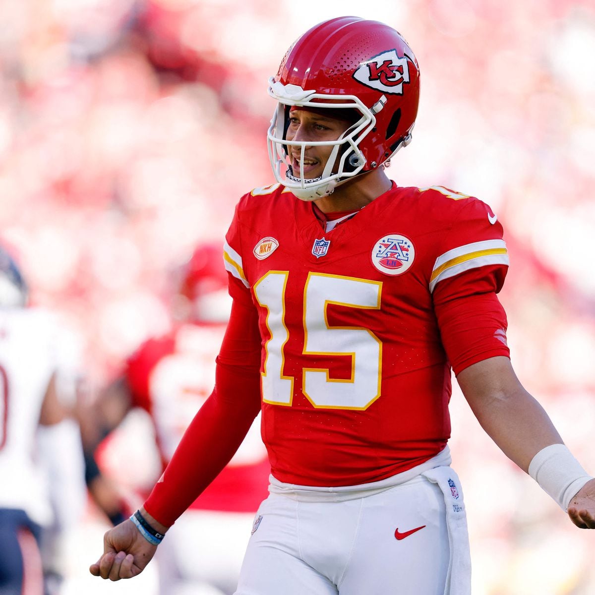 a que hora juegan los chiefs el domingo