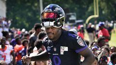 Exactly where the Ravens&apos; offense goes in 2022 could be one of the NFL&apos;s most intriguing subplots with quarterback Lamar Jackson under center. (Kenneth K. Lam/Baltimore Sun/Tribune News Service via Getty Images)