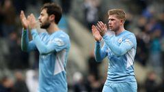 Soccer Football - Premier League - Newcastle United v Manchester City - St James&#039; Park, Newcastle, Britain - December 19, 2021  Manchester City&#039;s Kevin De Bruyne applauds fans after the match REUTERS/Scott Heppell EDITORIAL USE ONLY. No use with