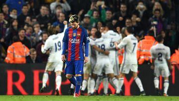 Messi, cabizbajo tras el empate del Madrid.