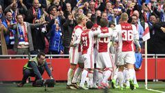 El Ajax celebra uno de los goles de Traor&eacute;.