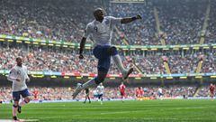 England&#039;s striker Darren Bent celebrates scoring a goal during their Euro 2012, group G qualifying football match against Wales at the Millennium Stadium in Cardiff, Wales, on March 26, 2011. AFP PHOTO/GLYN KIRK                                      