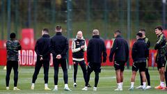 Real Sociedad and Manchester United will battle it out for top spot - and automatic last-16 qualification - in Europa League Group E on Thursday.