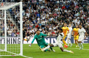 Vinicius marcó así el gol del Madrid.