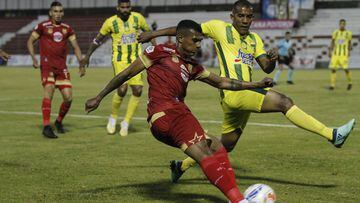 Rionegro venci&oacute; 1-0 a Bucaramanga en el estadio Alberto Grisales con gol de Camilo Ayala, en partido de la fecha 19 de la Liga &Aacute;guila II-2018.