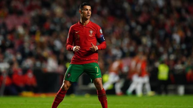 Photo of Cristiano Ronaldo at the World Cup: goals, assists, participations, awards, best team finish…