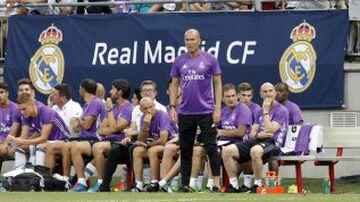 Zidane looks on from the Real Madrid bench.