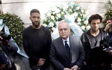 Lazio president Claudio Lotito with players Wallace & Felipe Anderson at Rome's synagogue.