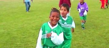 Mbappé, jugando al fútbol de niño.