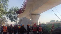 Dos hombres se salvan tras caída de estructura en México