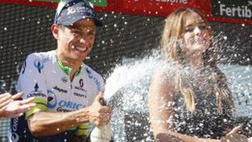 El colombiano celebra la victoria de la sexta etapa de la Vuelta a Espa&ntilde;a.