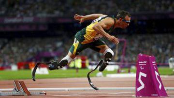 Oscar Pistoirus, atleta surafricano paralí­mpico que ganó el oro en 200 metros y bronce 100 en la modalidad T44 en los JJOO de Atenas 2004. Dos años después se proclamó campeón del mundo en la distancias de 100, 200 y 400 metros en Assen, Holanda, corrien