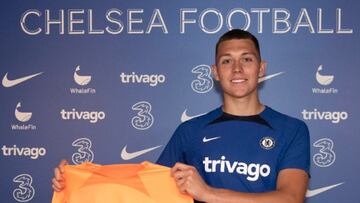Chelsea hace oficial el fichaje de Gabriel Slonina