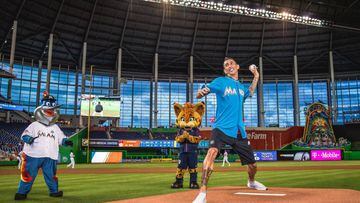 Ángel Di María lanza el primer pitcheo de los Miami Marlins
