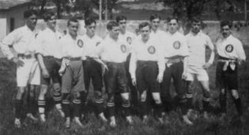 En Portugal, el club más longevo es el Académica de Coimbra. Se fundó hace 128 años, lo que le convierte en el equipo de fútbol más antiguo de la Península Ibérica.