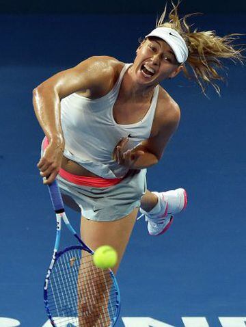Maria Sharapova aplastó 6-0, 6-1 a Yaroslava Shvedova en segunda ronda de Brisbane.