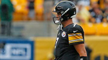 PITTSBURGH, PA - OCTOBER 08: Ben Roethlisberger #7 of the Pittsburgh Steelers walks off the field after throwing an interception in the fourth quarter during the game against the Jacksonville Jaguars at Heinz Field on October 8, 2017 in Pittsburgh, Pennsylvania.   Justin K. Aller/Getty Images/AFP == FOR NEWSPAPERS, INTERNET, TELCOS &amp; TELEVISION USE ONLY ==