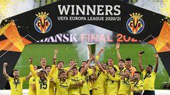 El Villarreal celebra el t&iacute;tulo de la UEFA Europa League tras la victoria frente al Manchester United