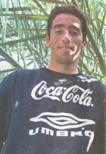 El ex delantero estuvo en Coquimbo, Everton, Cobresal y Rangers en Chile. En Venezuela estuvo en el Italmarcaibo en 2006. Actualmente está retirado.