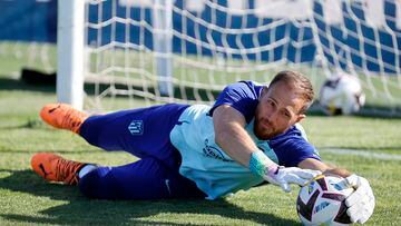 Atlético keeper Jan Oblak has missed Atlético's last two games but could be fit to face Real Madrid.