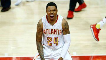 ATLANTA, GA - APRIL 22: Kent Bazemore #24 of the Atlanta Hawks celebrates at the end of the third quarter against the Washington Wizards in Game Three of the Eastern Conference Quarterfinals during the 2017 NBA Playoffs at Philips Arena on April 22, 2017 in Atlanta, Georgia. NOTE TO USER: User expressly acknowledges and agrees that, by downloading and or using the photograph, User is consenting to the terms and conditions of the Getty Images License Agreement.   Daniel Shirey/Getty Images/AFP == FOR NEWSPAPERS, INTERNET, TELCOS &amp; TELEVISION USE ONLY ==