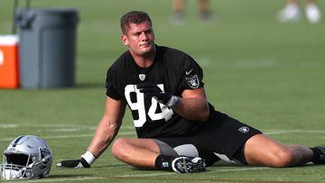 Video, NFL, Carl Nassib, jugador de Las Vegas Raiders, revela que