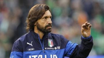 La estrella italiana del Inter, Milan y Juventus, nació de una familia muy rica. Su padre, Luigi, posee una empresa siderúrgica, fundada en Brescia en 1982 y el jugador posee una participación en ella. (AP Photo/Sang Tan)